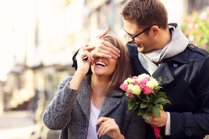 10 Signs Of That Someone Is Love Bombing You