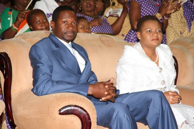 makandiwa and wife1