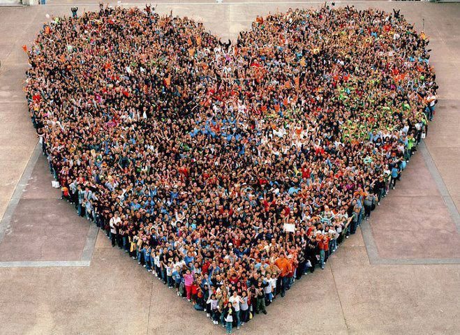 people-come-together-make-giant-heart